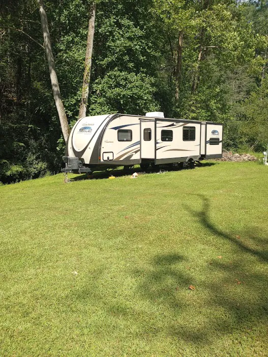 Hanging Dog GLAMP Campground Picture 9