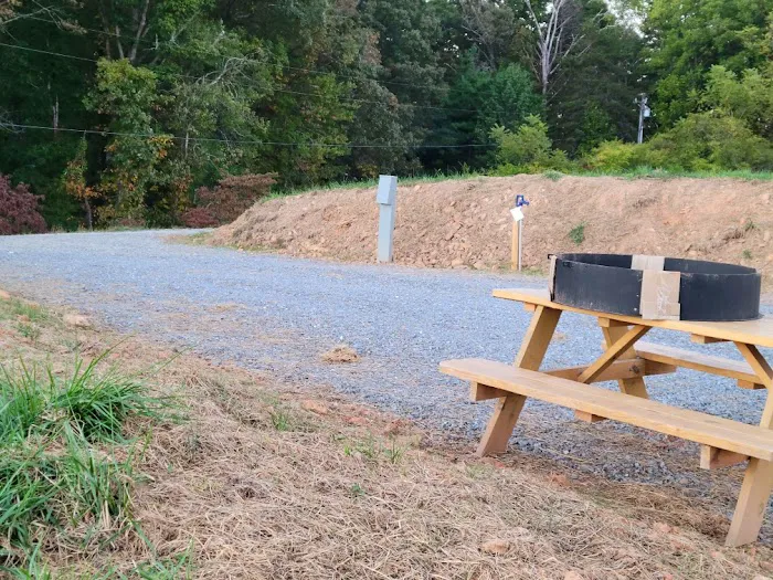 Rolling Meadows Family Campground Picture 2