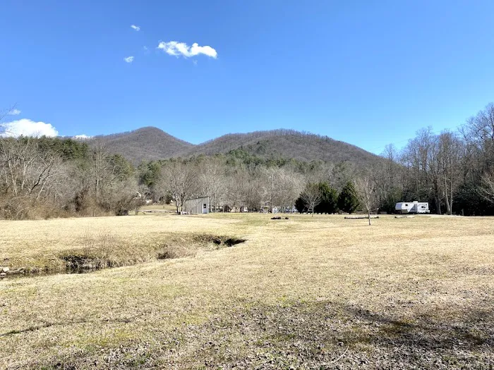 J & J's Getaway Campground & RV Park Picture 1