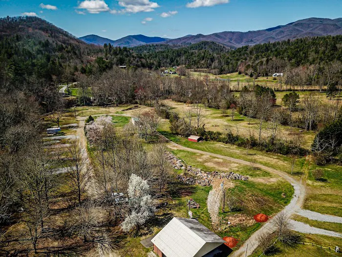 J & J's Getaway Campground & RV Park Picture 6