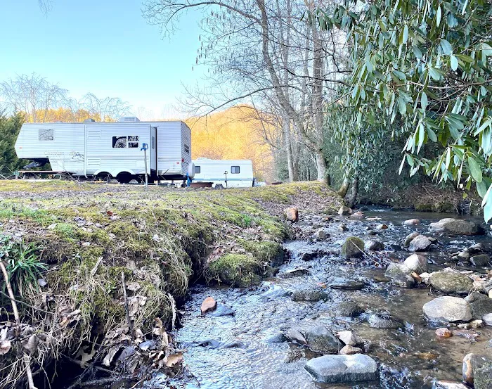 J & J's Getaway Campground & RV Park Picture 9