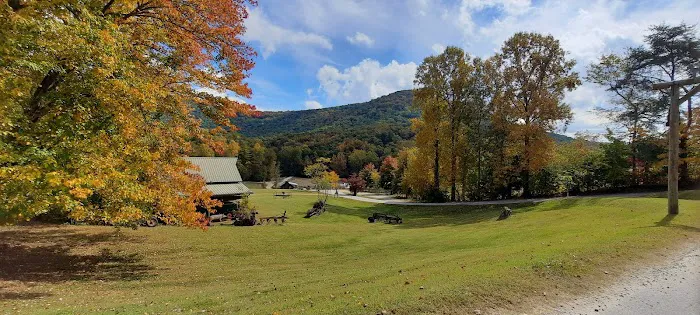 Trackrock Campground & Cabins Picture 5