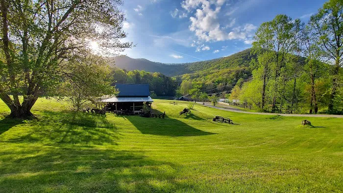 Trackrock Campground & Cabins Picture 7