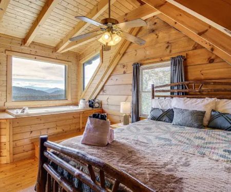 Snuggle Bear Hideaway Cabin
