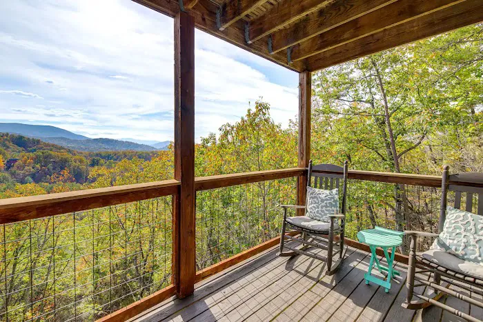 Snuggle Bear Hideaway Cabin Picture 2