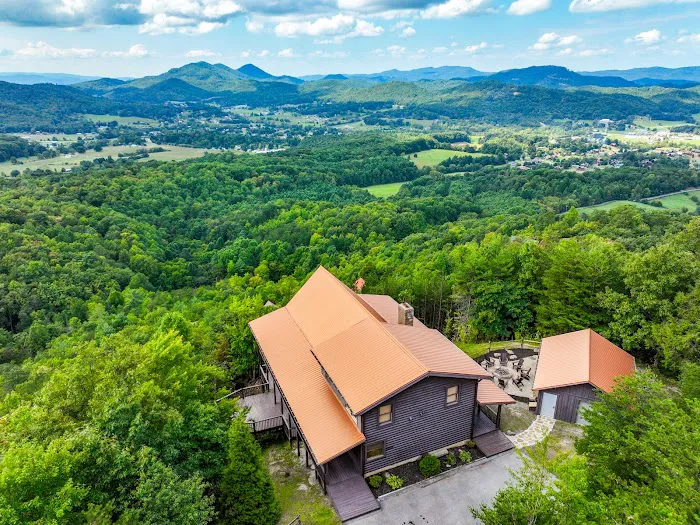 A Step Above - Cabin Picture 3