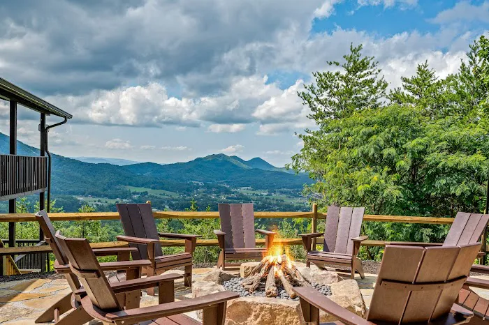 A Step Above - Cabin Picture 2