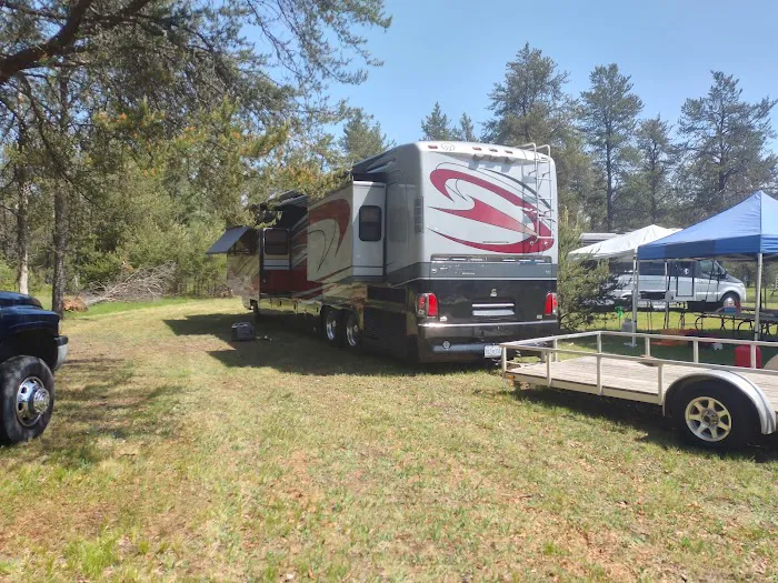 The Pine Forest Campground , RV Park and General Store Picture 5