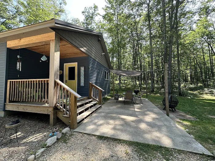 Happy Trails cabins & camping Picture 1