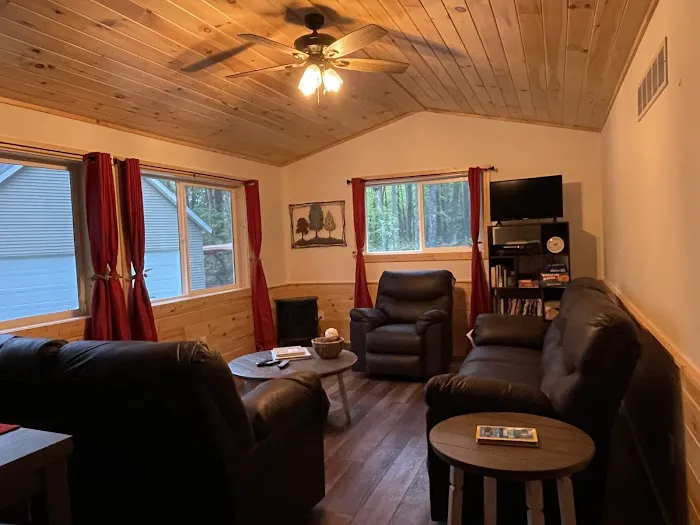 Happy Trails cabins & camping Picture 4