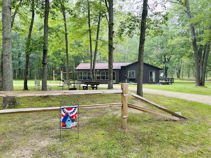 Happy Trails cabins & camping Picture 9
