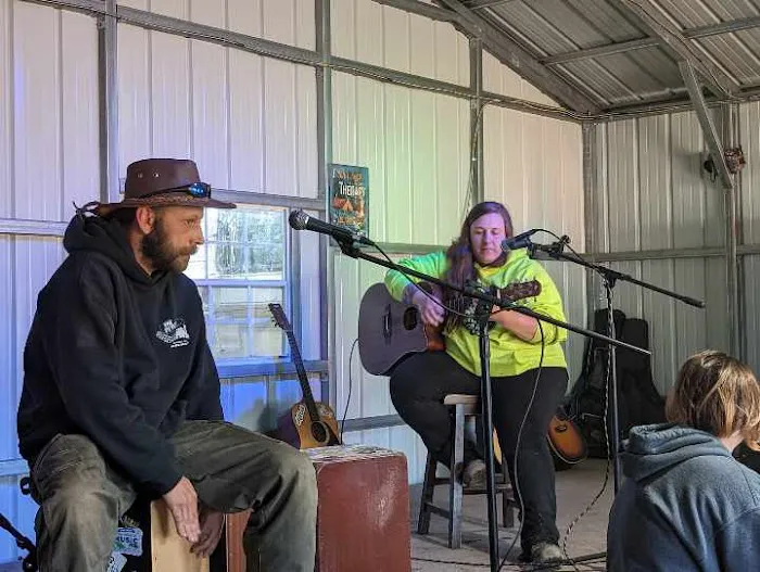 Carefree Cove Campground & Cabins Picture 1