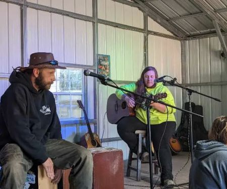 Carefree Cove Campground & Cabins