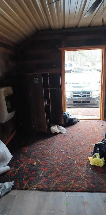 Carefree Cove Campground & Cabins Picture 5