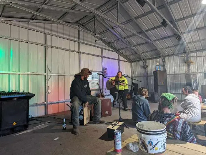 Carefree Cove Campground & Cabins Picture 4