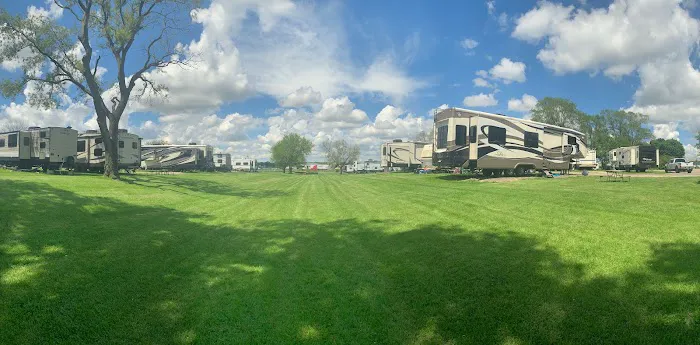 Martin's Camping Ground Picture 1