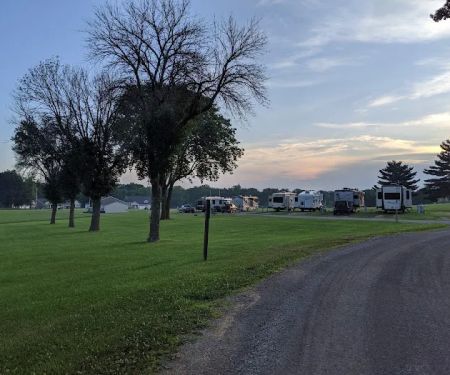 Tin Cup RV Park - Mahomet, Illinois