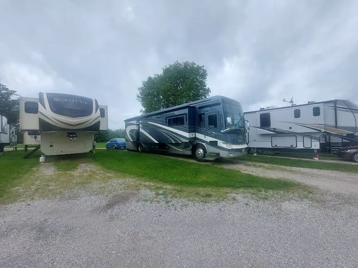 Tin Cup RV Park - Mahomet, Illinois Picture 5