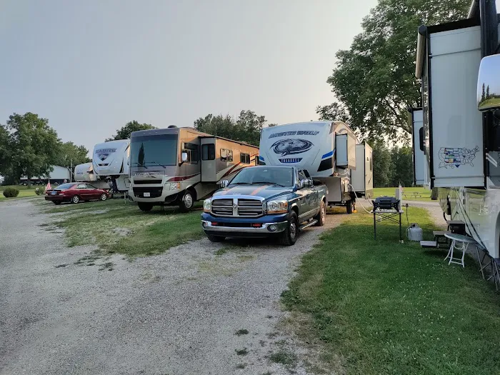 Tin Cup RV Park - Mahomet, Illinois Picture 7