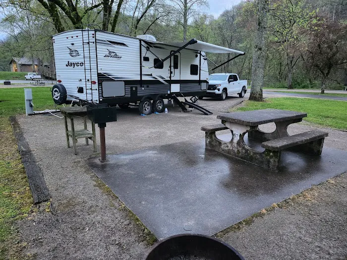 Dale Hollow Dam Campground Picture 2