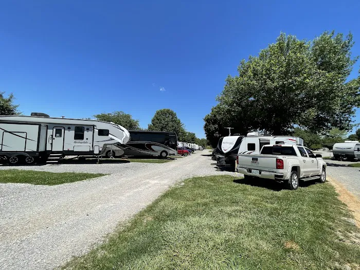 Dad's Bluegrass Campground Picture 2