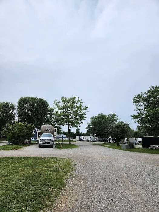Dad's Bluegrass Campground Picture 8
