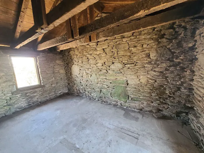 Blood Mountain Shelter Picture 4