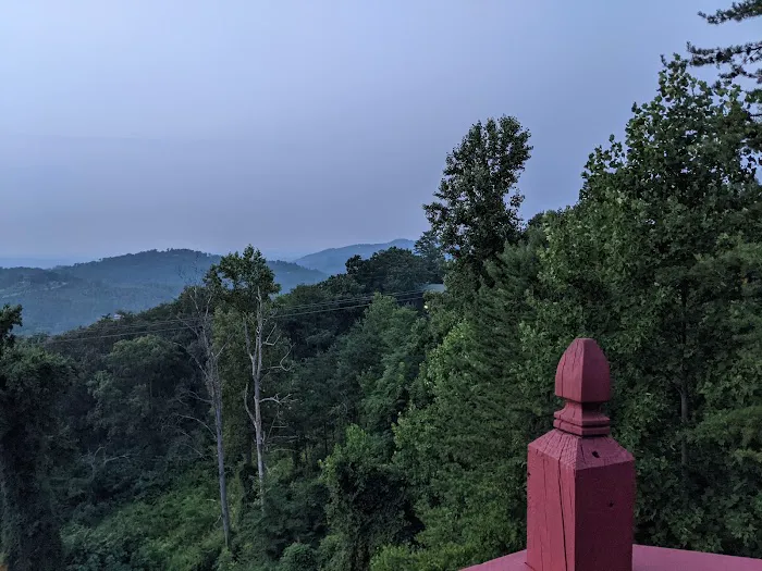 Bearfoot Inn Picture 3