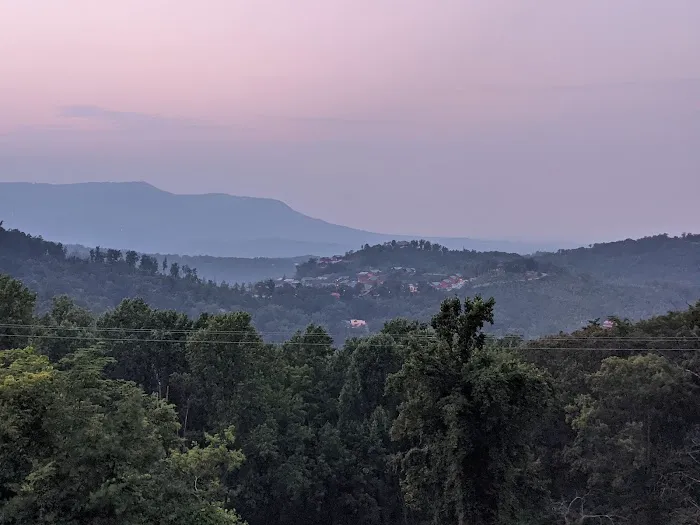 Bearfoot Inn Picture 4