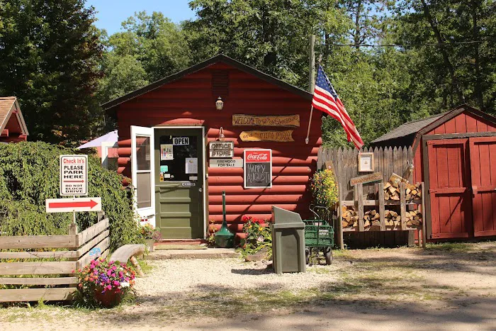 Twin Oaks Campground & Cabins Picture 5