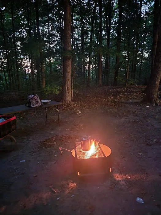 Chain O' Lakes Campground Picture 3