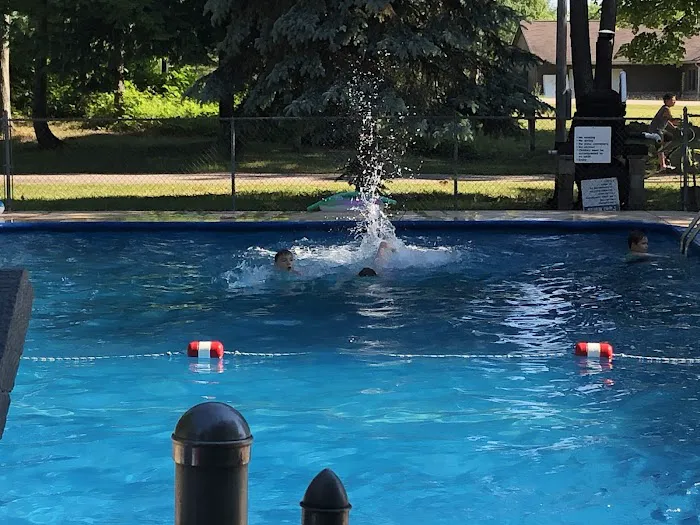 Chain O' Lakes Campground Picture 2