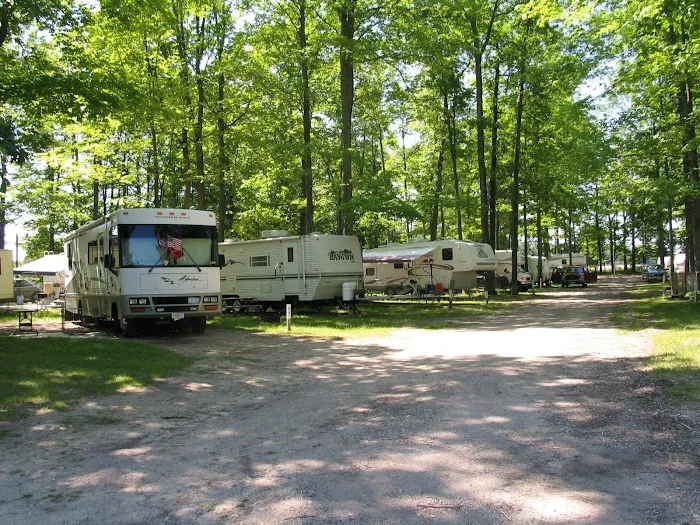 Chain O' Lakes Campground Picture 1