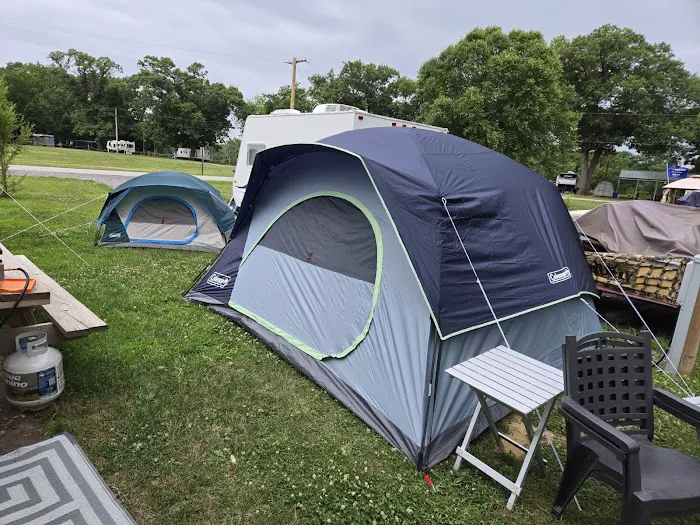 Pine grove campground Picture 4