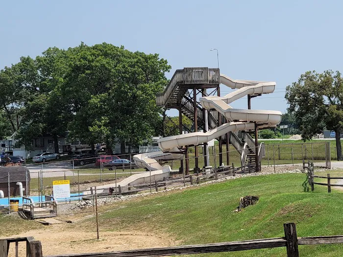 Lake Holiday Picture 3