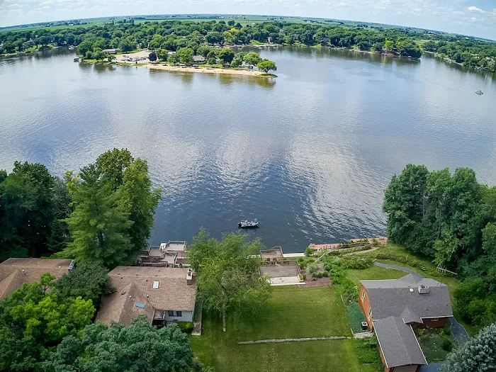 Lake Holiday Picture 9