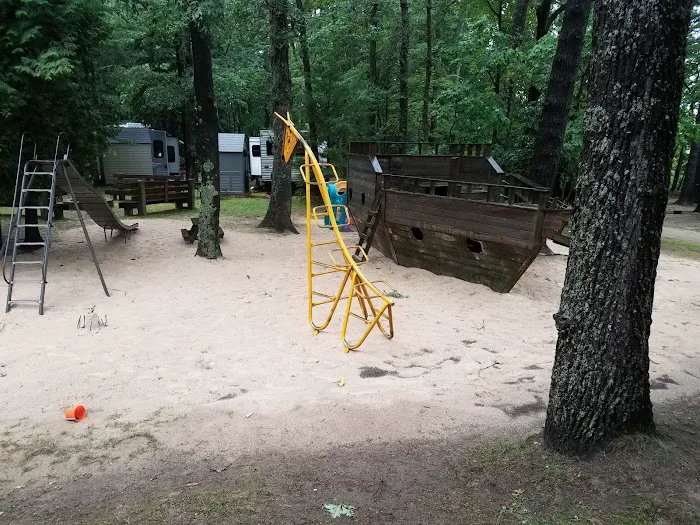 Whispering Surf Campground at Bass Lake Picture 2