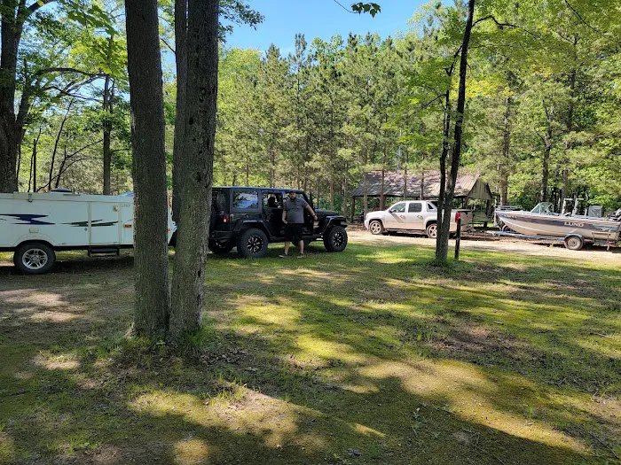 Linde's Rustic Campground Picture 9