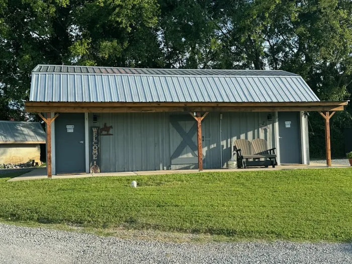 Circle L Campsites & Stables Picture 7