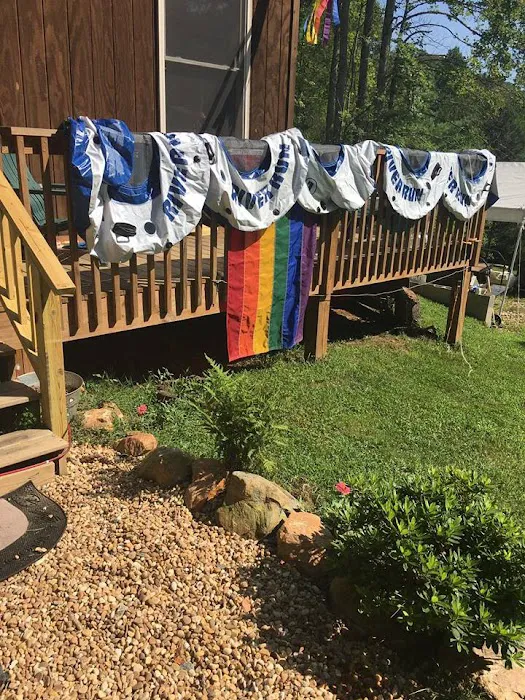 Fox Mountain Camp and Artist Retreat Picture 1