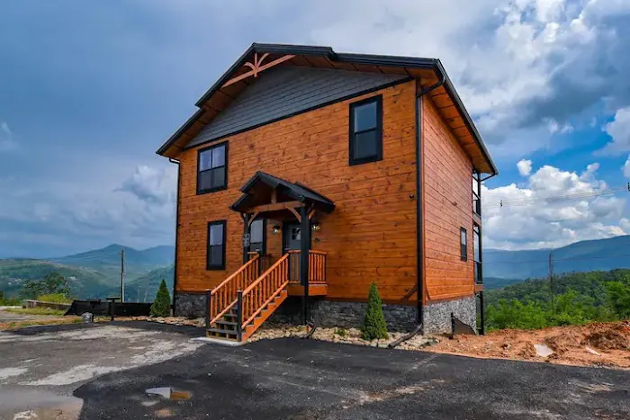 Mountain Air Luxury Cabin Picture 4