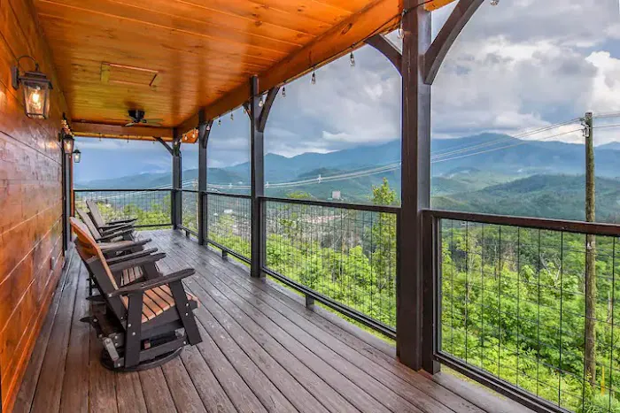 Mountain Air Luxury Cabin Picture 5