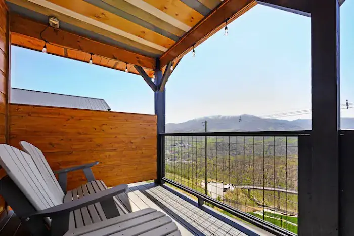 Serenity Luxury Cabin Picture 2