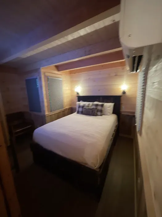 Tree houses at Norton Creek Resort Picture 8
