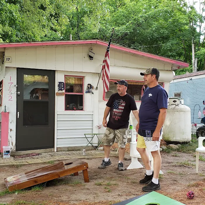 Burton's Trailer Park Picture 8
