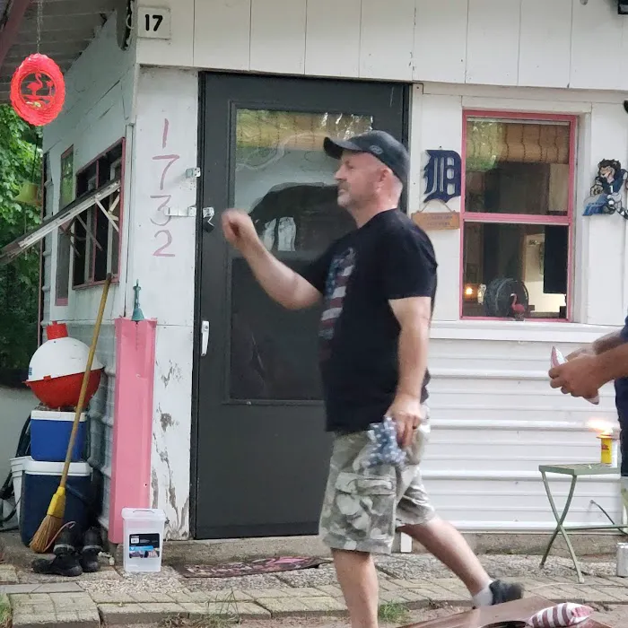 Burton's Trailer Park Picture 7