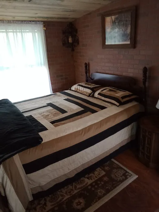 Tall Pines Retreat Picture 3