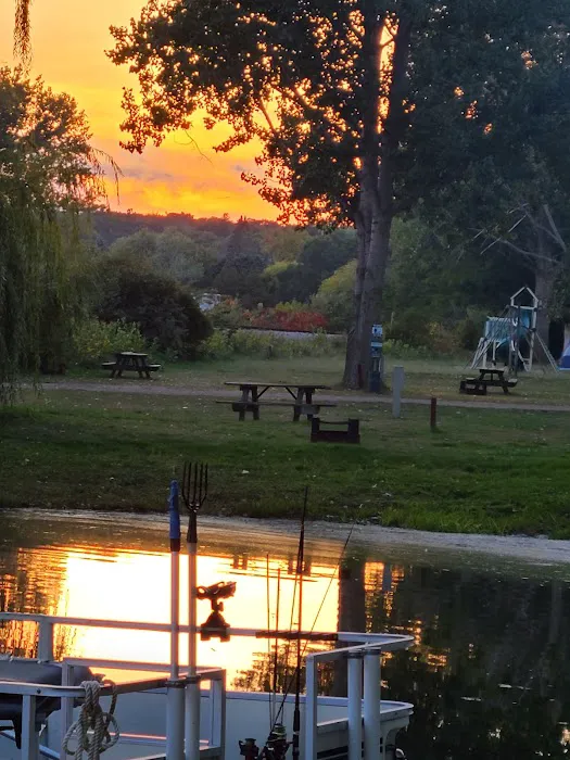 Manistee River RV Resort & Marina Picture 5