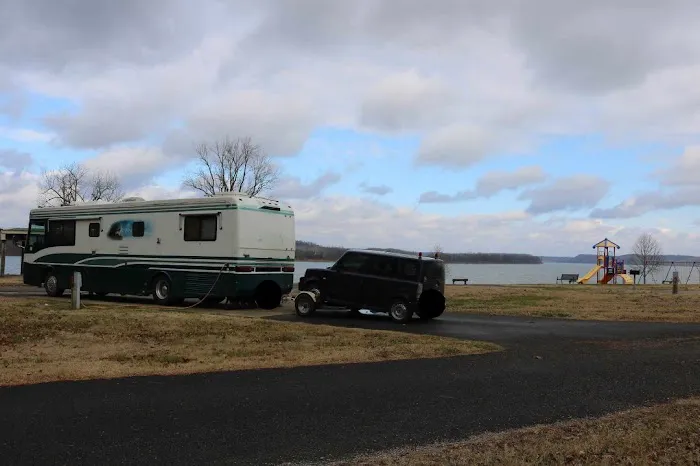 Riverview Park Campground Picture 7