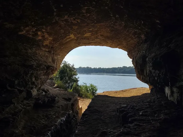 Cave-In-Rock State Park Cabins Picture 8